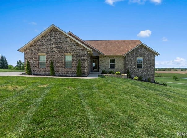 1006 Saddlebrooke Ridge, Jackson, MO 63755