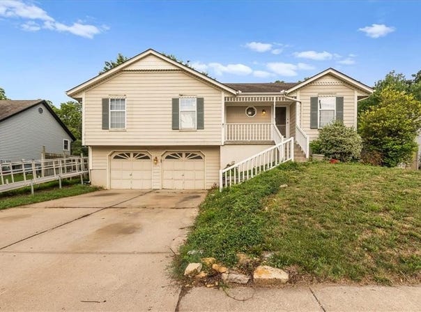 3216 S Bryn Mawr Drive, Independence, MO 64057