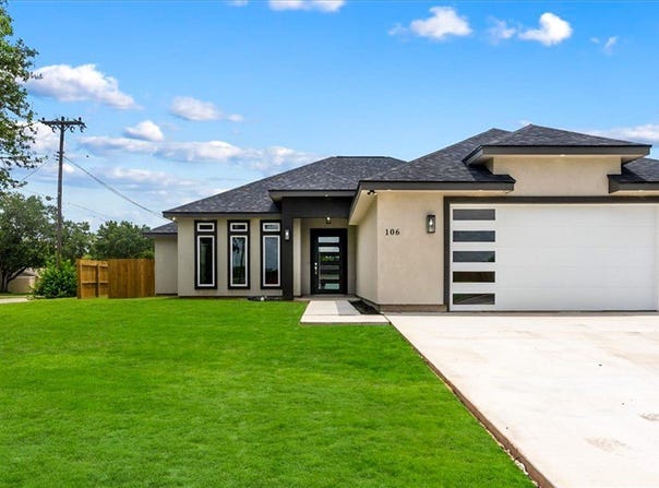 106 N Kathleen Street, Beeville, TX 78102