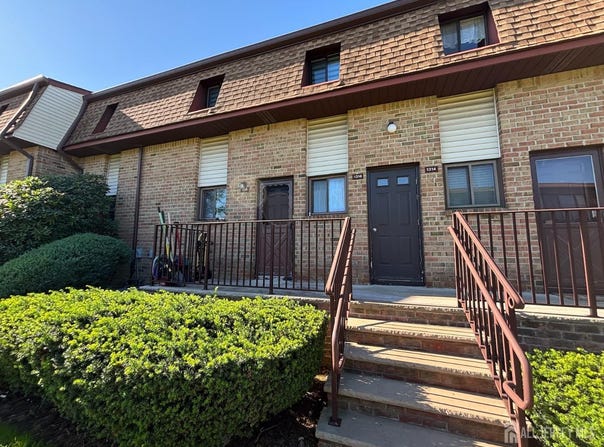 1315 N Oaks Boulevard, North Brunswick, NJ 08902