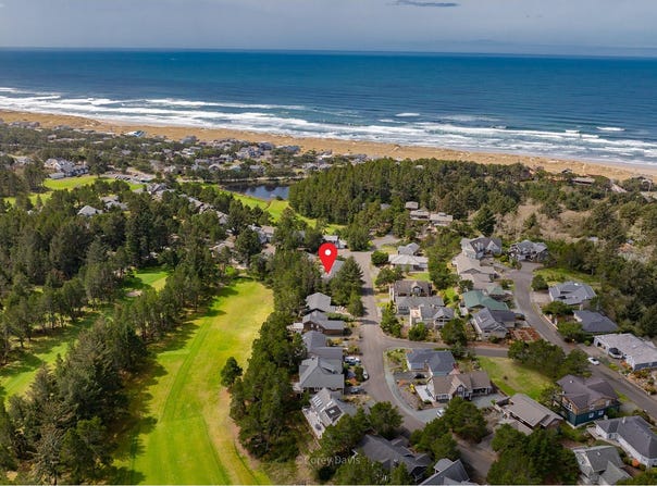 Upland DR, Manzanita, OR 97130