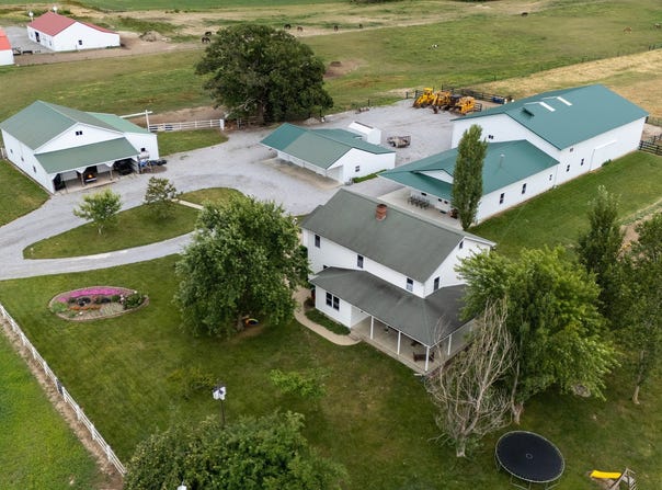 17057 E Saddle Club Road, Belle Rive, IL 62810