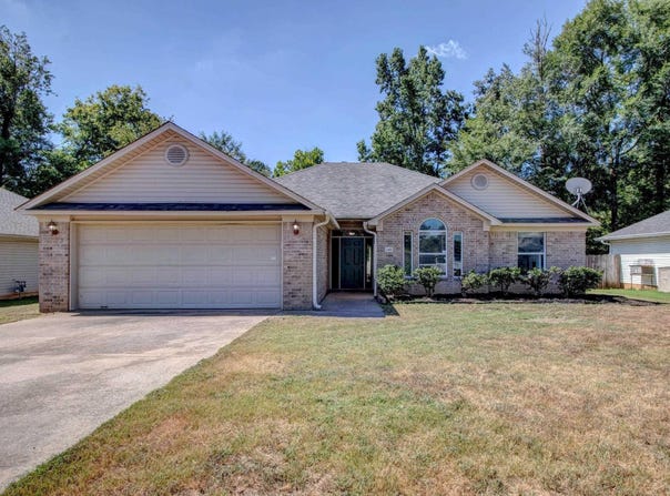 2411 Shadowcreek Drive, Bryant, AR 72022