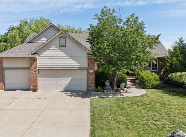704 W Cornerstone Ct, Andover, KS 67002
