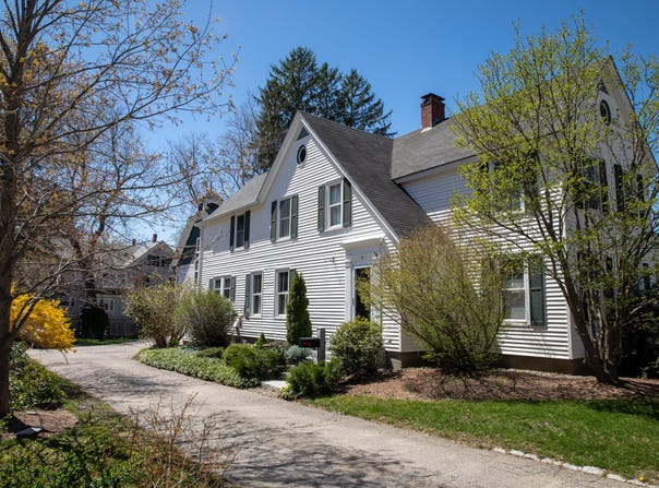 11 Summer Street, Kennebunk, ME 04043