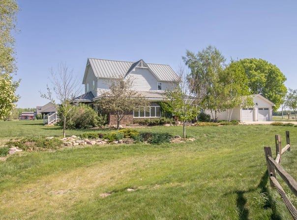 2003 Pondside Lane, Rock Valley, IA 51247
