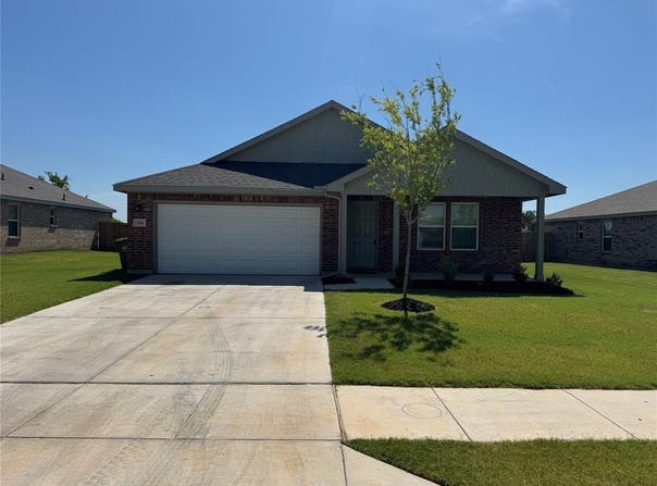 528 Jameson Street, Springtown, TX 76082