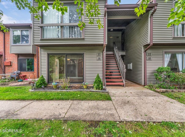 16 Medford Court, Red Bank, NJ 07701