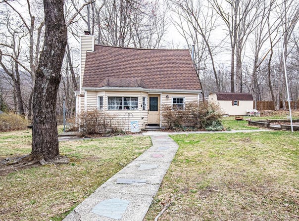 67 Grove Street, Greenwood Lake, NY 10925