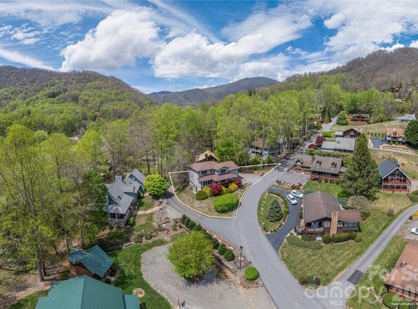 129 Valley Creek Drive, Maggie Valley, NC 28751
