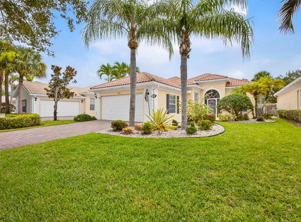 8721 Oldham Way, Palm Beach Gardens, FL 33412