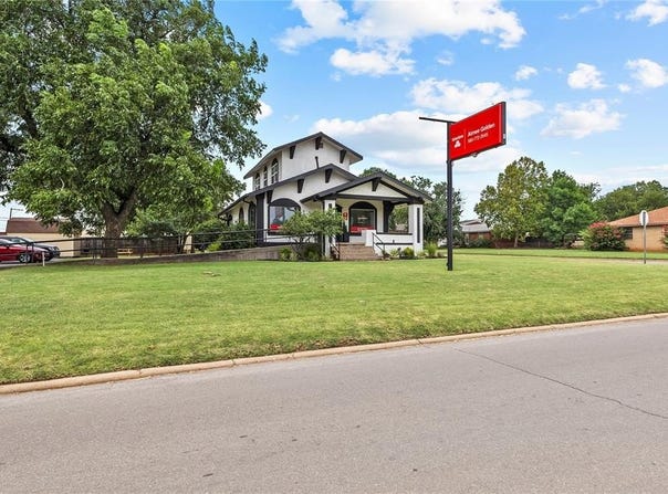 221 N State Street, Weatherford, OK 73096