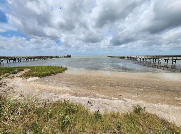 Rockport, TX 78382