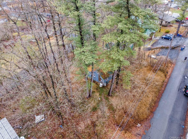 56 South Drive, Saugerties, NY 12477