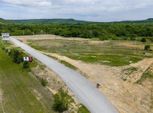 W 75 Highway, Henryetta, OK 74437