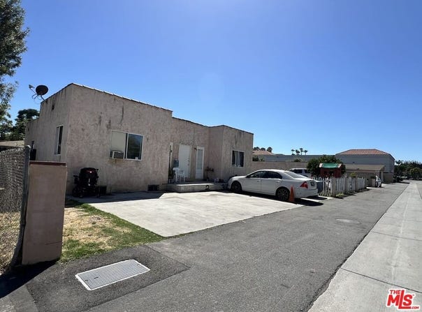 1073 Walnut St, Tustin, CA 92780