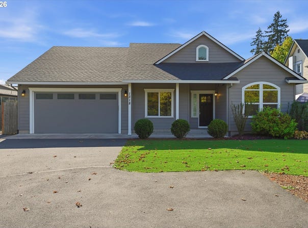 1318 E 1ST St, Newberg, OR 97132