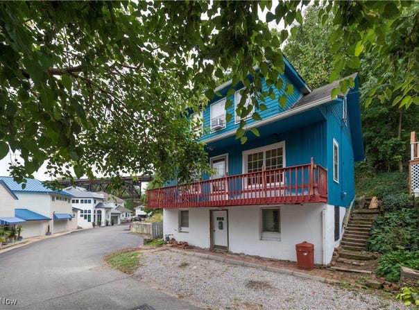 416 Riverdale Drive, Rocky River, OH 44116
