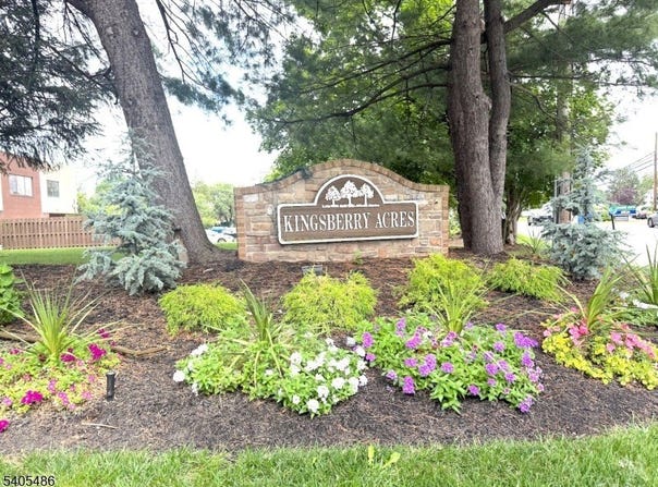 237 Kingsberry Dr, Franklin Twp., NJ 08873-4315