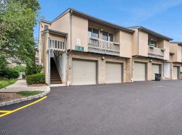 4 Hart Dr, West Orange Twp., NJ 07052-1147