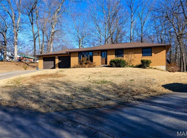 1044 Oakland Drive, Jackson, MO 63755