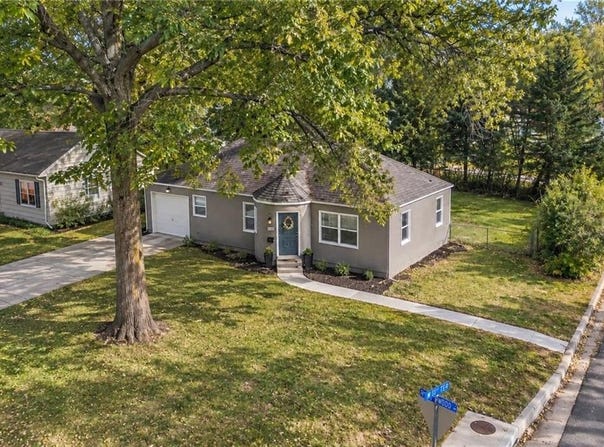 5117 Rosewood Drive, Roeland Park, KS 66205
