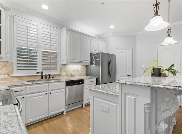 2500 Rockbrook Drive, Lewisville, TX 75067