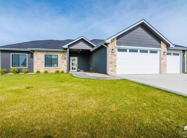 3705 Ames Circle, Manhattan, KS 66503