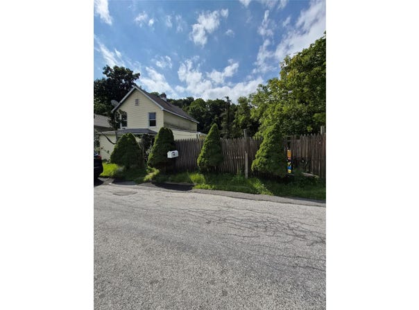 10 Cedar Street, Staatsburg, NY 12580