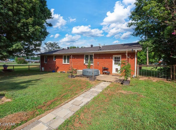 649 Natchez Trace Drive, Lexington, TN 38351
