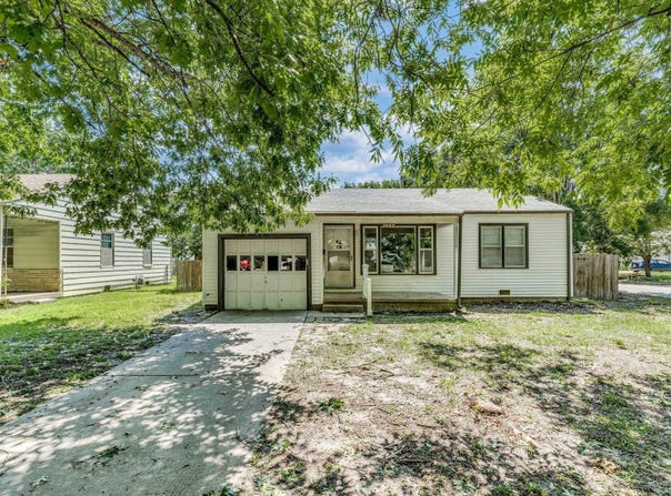 2662 S Lulu Ave, Wichita, KS 67216
