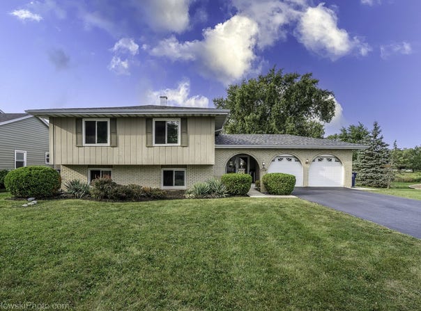 1810 71st Street, Darien, IL 60561