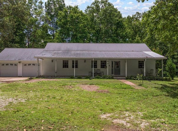 3646 Berry Store Road, Smiths Grove, KY 42171