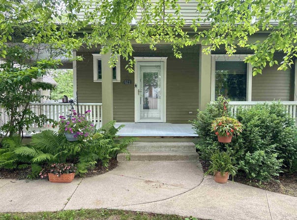621 North Street, Decorah, IA 52101