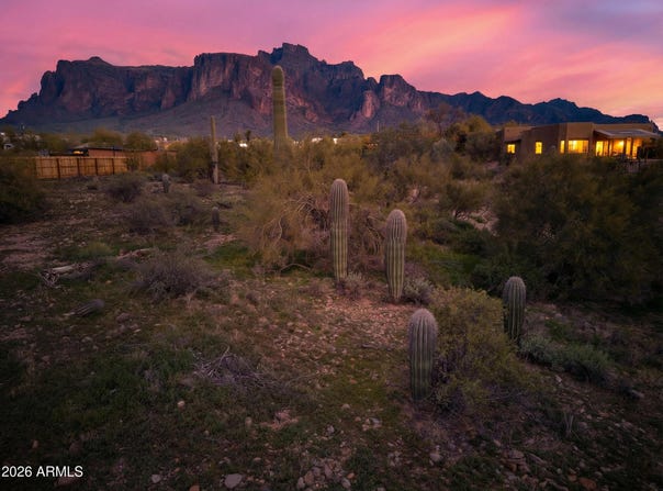 4924 E ROUNDUP Street, Apache Junction, AZ 85119