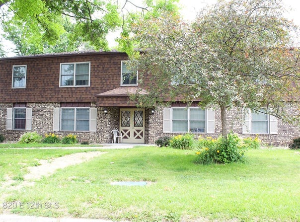 824 & 820 E 12th Street S, Newton, IA 50208