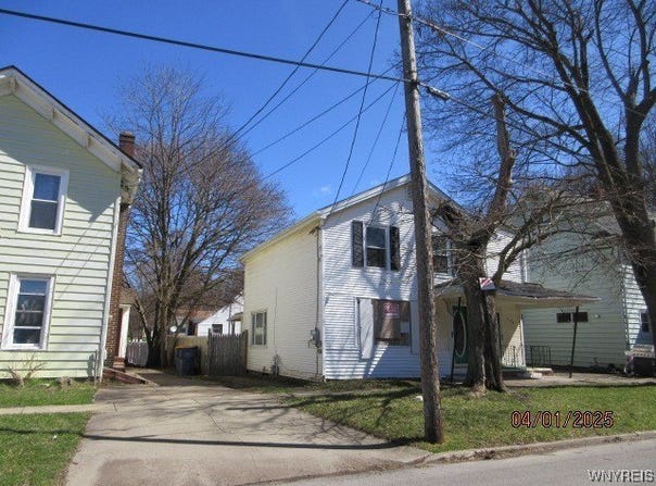 148 Chapel Street, Lockport City, NY 14094
