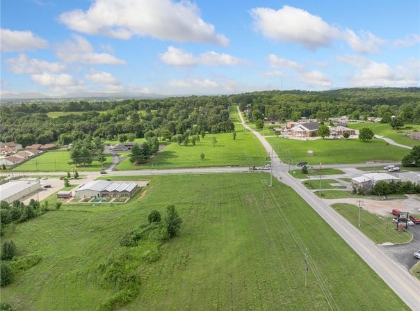 1905 Capps  RD, Harrison, AR 72601