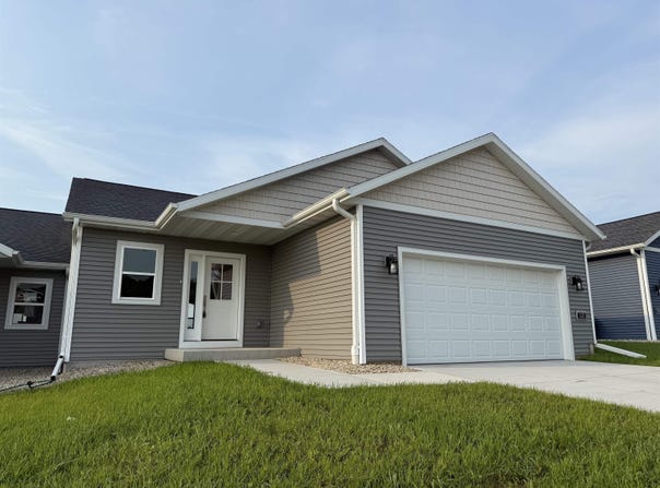 1237 Tivoli Circle, Oregon, WI 53575