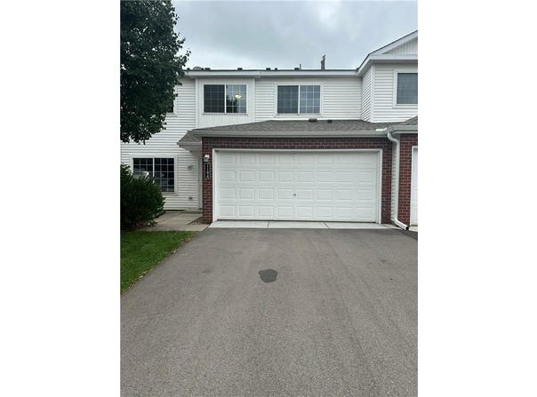 1194 Highpoint Curve, Shakopee, MN 55379