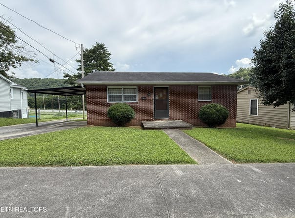 410 Clifty St, Harriman, TN 37748