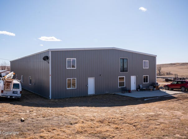 8 Warbonnet Rd -, Moorcroft, WY 82721