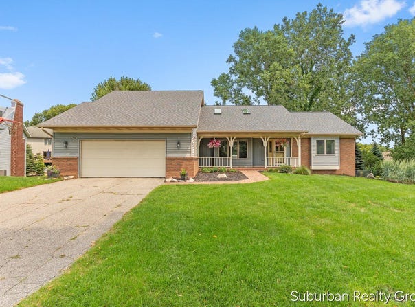 2543 Glencairin Drive NW, Grand Rapids, MI 49504