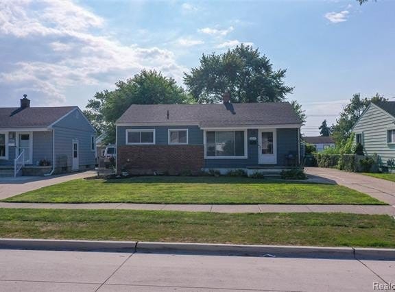 6647 Deering Street, Garden City, MI 48135