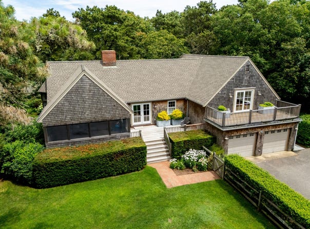 28 Martha's Road, Edgartown, MA 02539