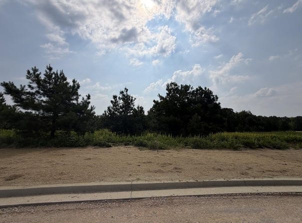 Homestead Lane lot: 8, Smiths Station, AL 36877