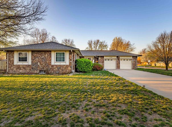 1504 N Amarado St, Wichita, KS 67212