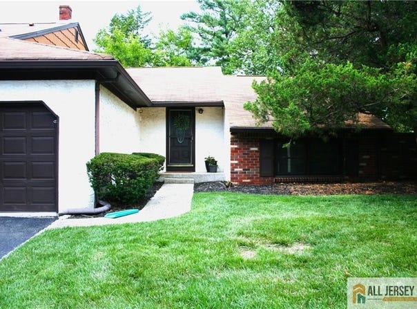 3 Piccadilly Circus, Sayreville, NJ 08872