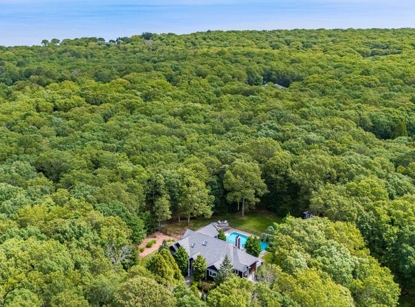48 Douglas Court, Hampton Bays, NY 11946
