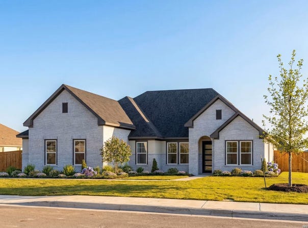 106 Poe Parkway, Castroville, TX 78009